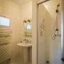 Ensuite bathroom / Bad in schlafzimmer 1